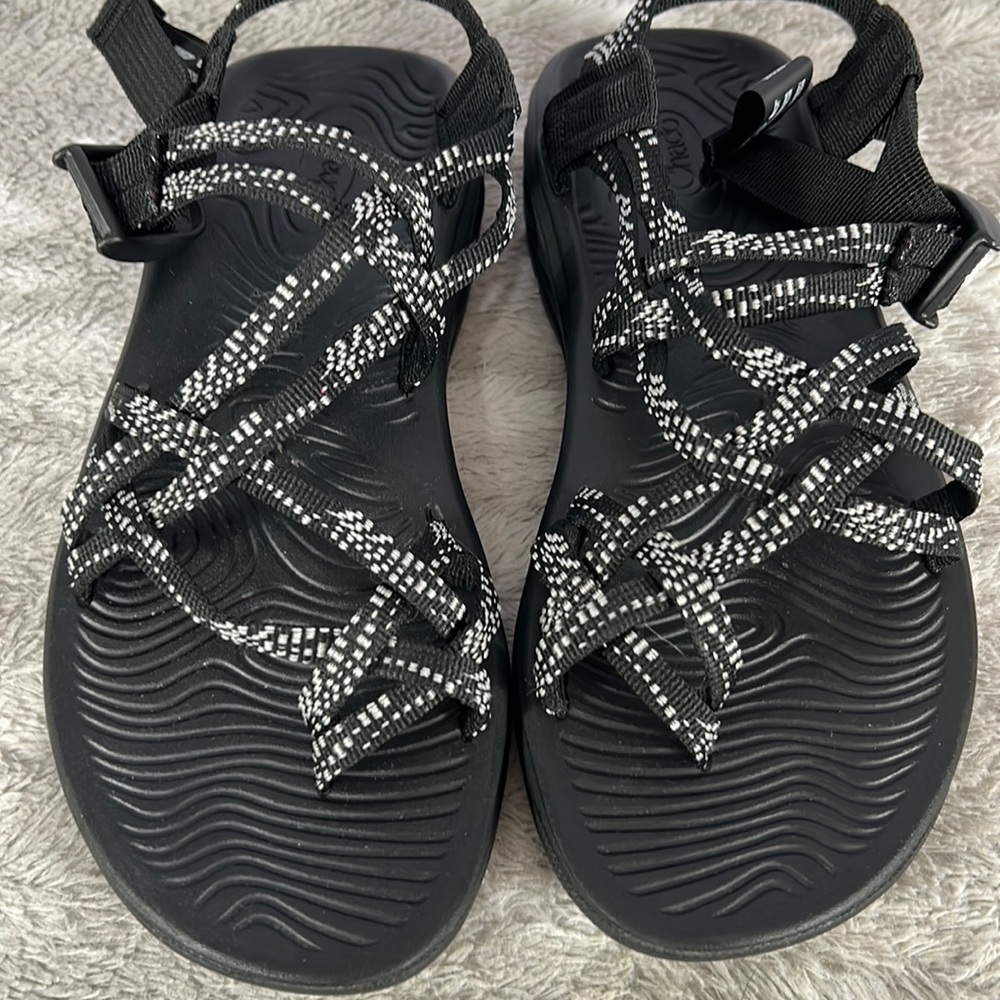 Chaco Zcloud black and white sandals, size 8
